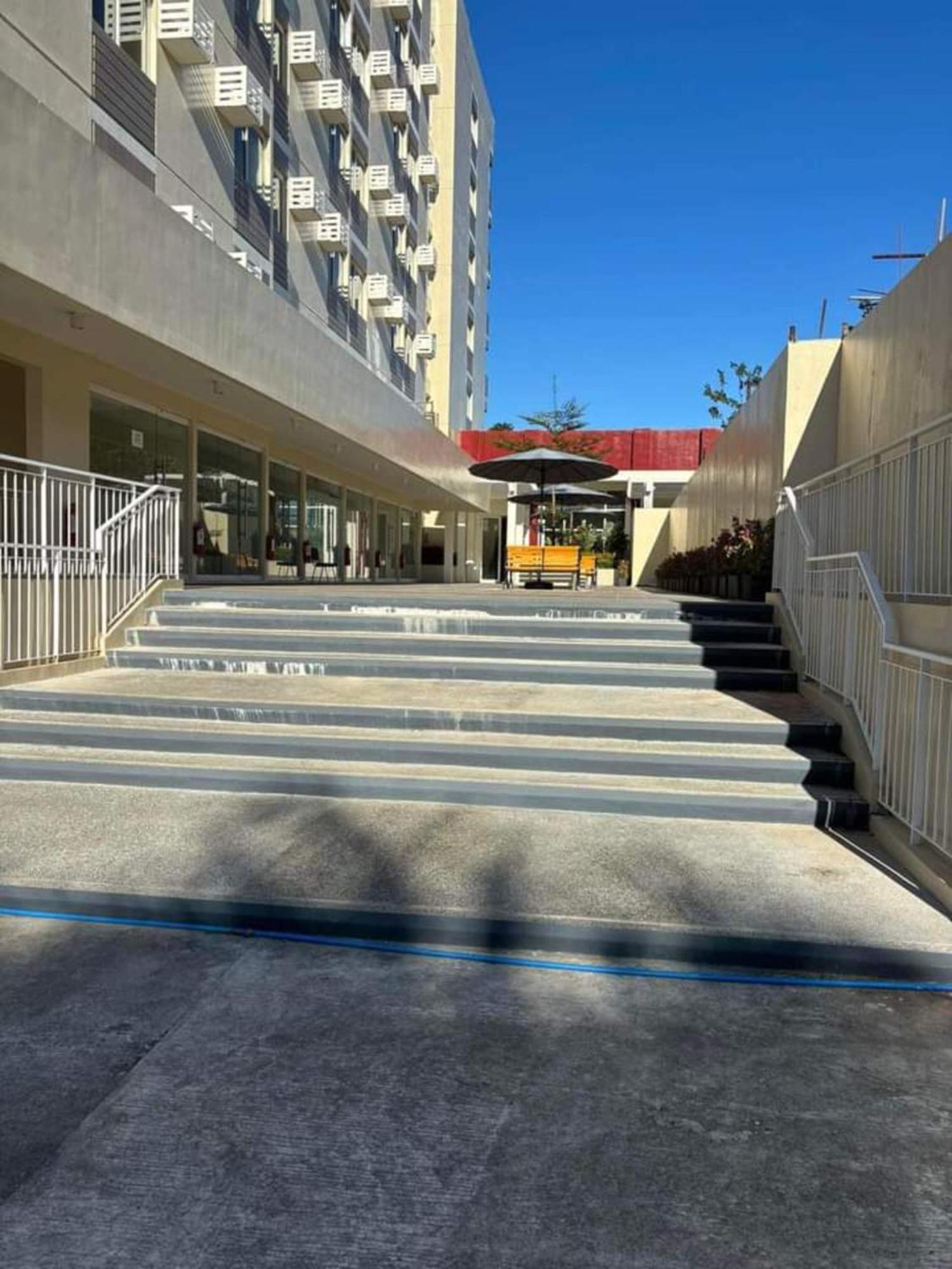 Fullerton Suites Puting Kahoy Exteriör bild